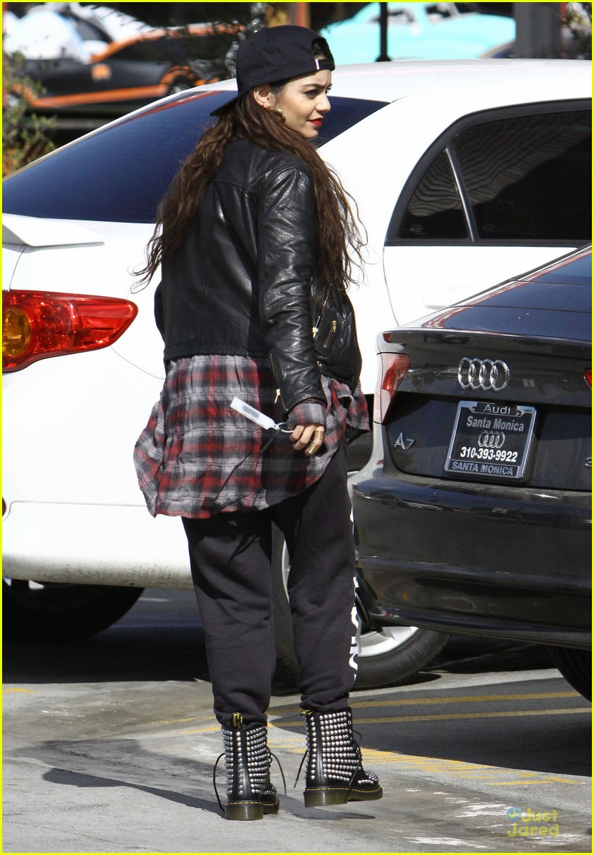 vanessa hudgens shows street cred at coffee bean 01