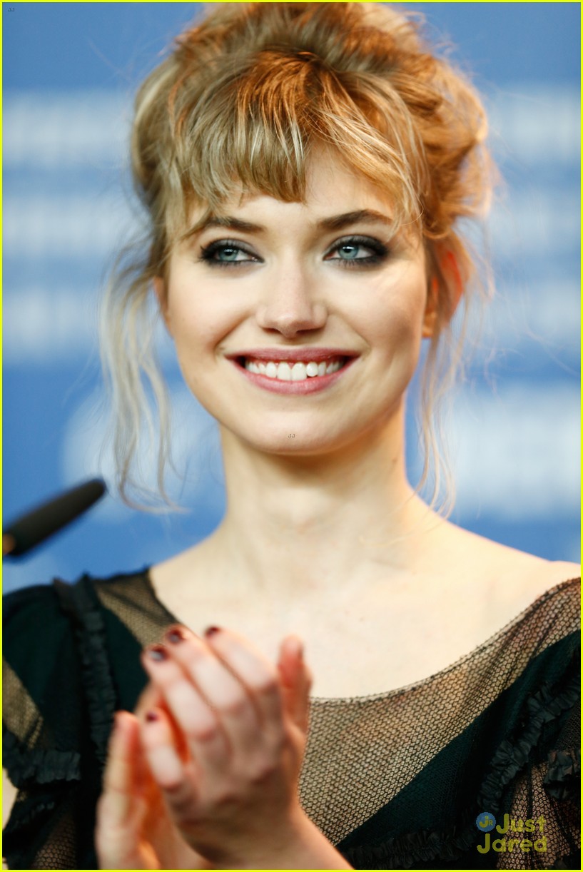 imogen poots a long way down berlin premiere photo call 06