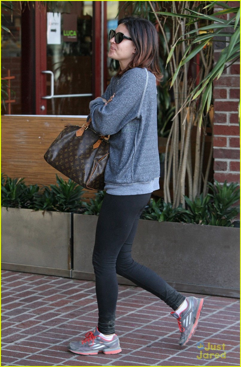 jessica szohr steps out after aaron rodgers dating rumors 01