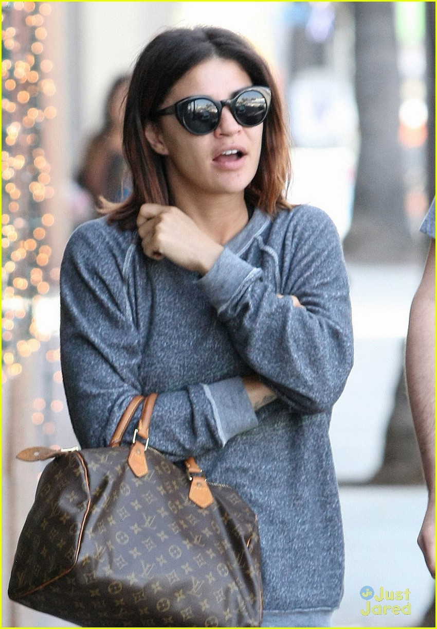 jessica szohr steps out after aaron rodgers dating rumors 04