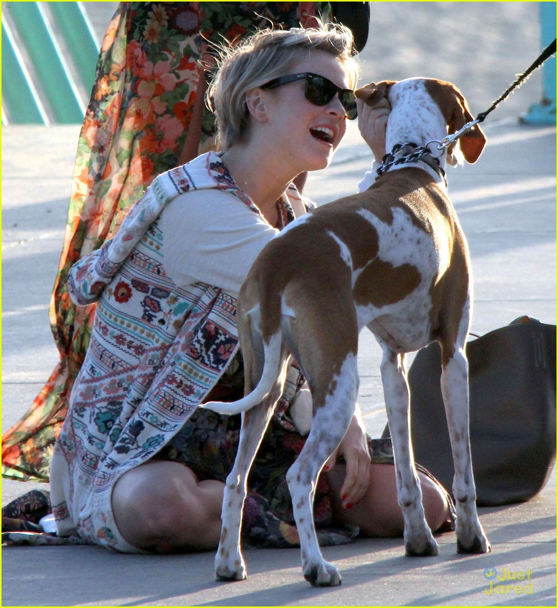 julianne hough puppy kisses in manhattan beach 18