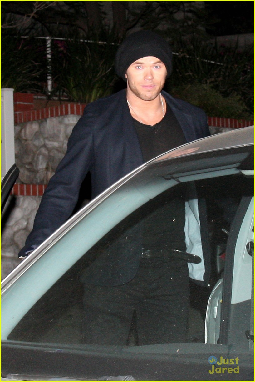 kellan lutz vf young hollywood party 02