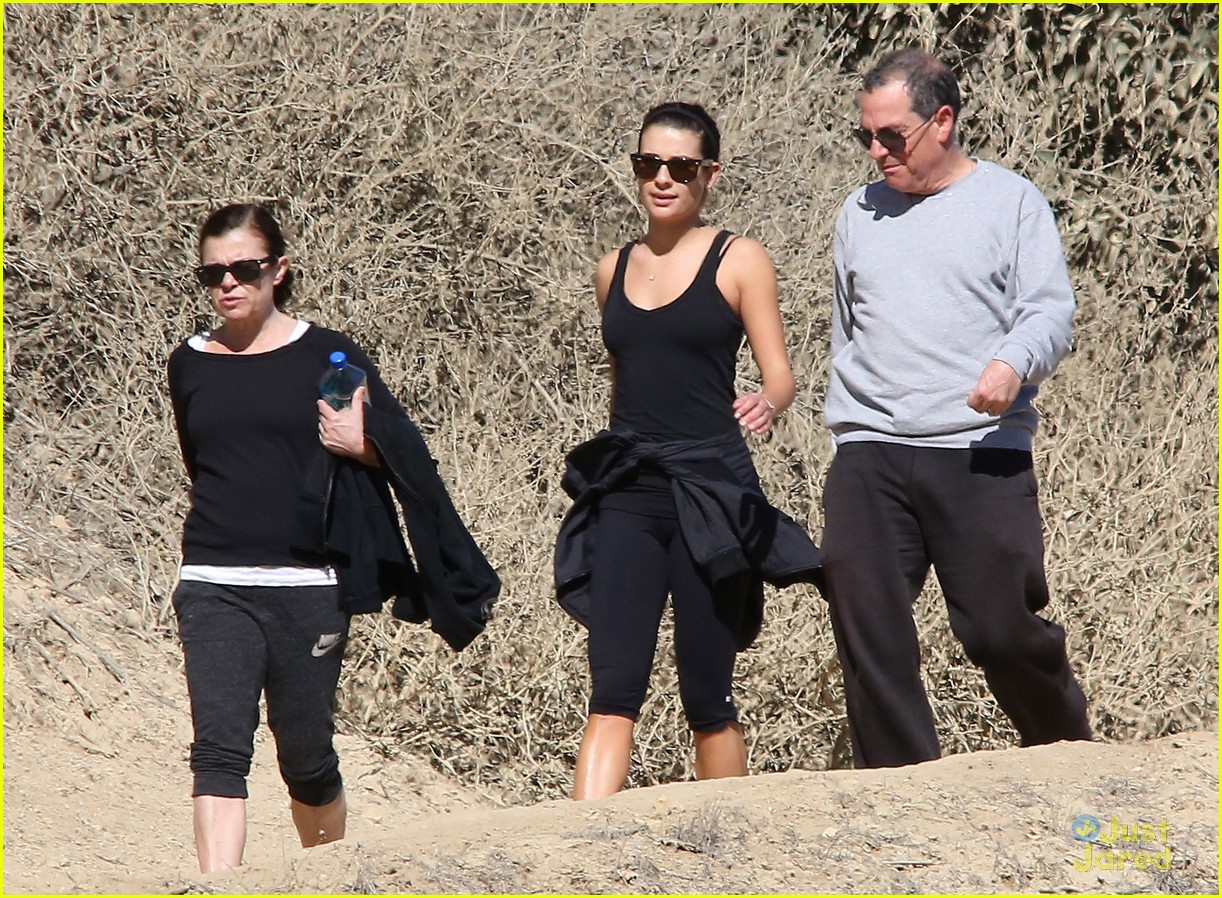 lea michele runyon canyon hike with mom dad 02