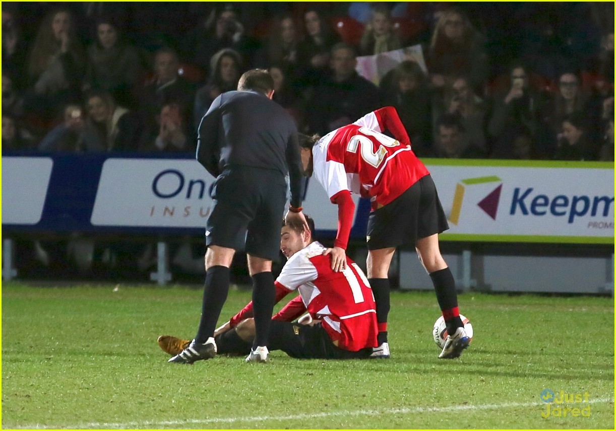 louis tomlinson doncaster dovers soccer game 11