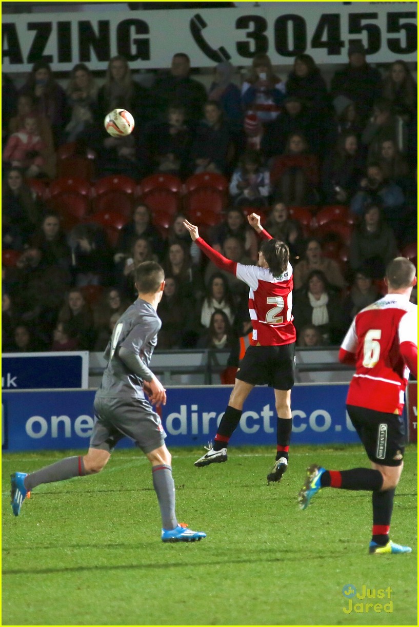 louis tomlinson doncaster dovers soccer game 15