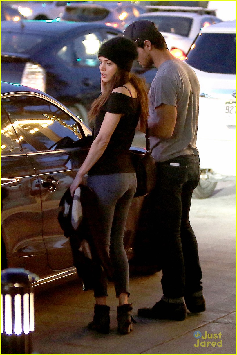 taylor lautner marie avgeropoulos date night 06