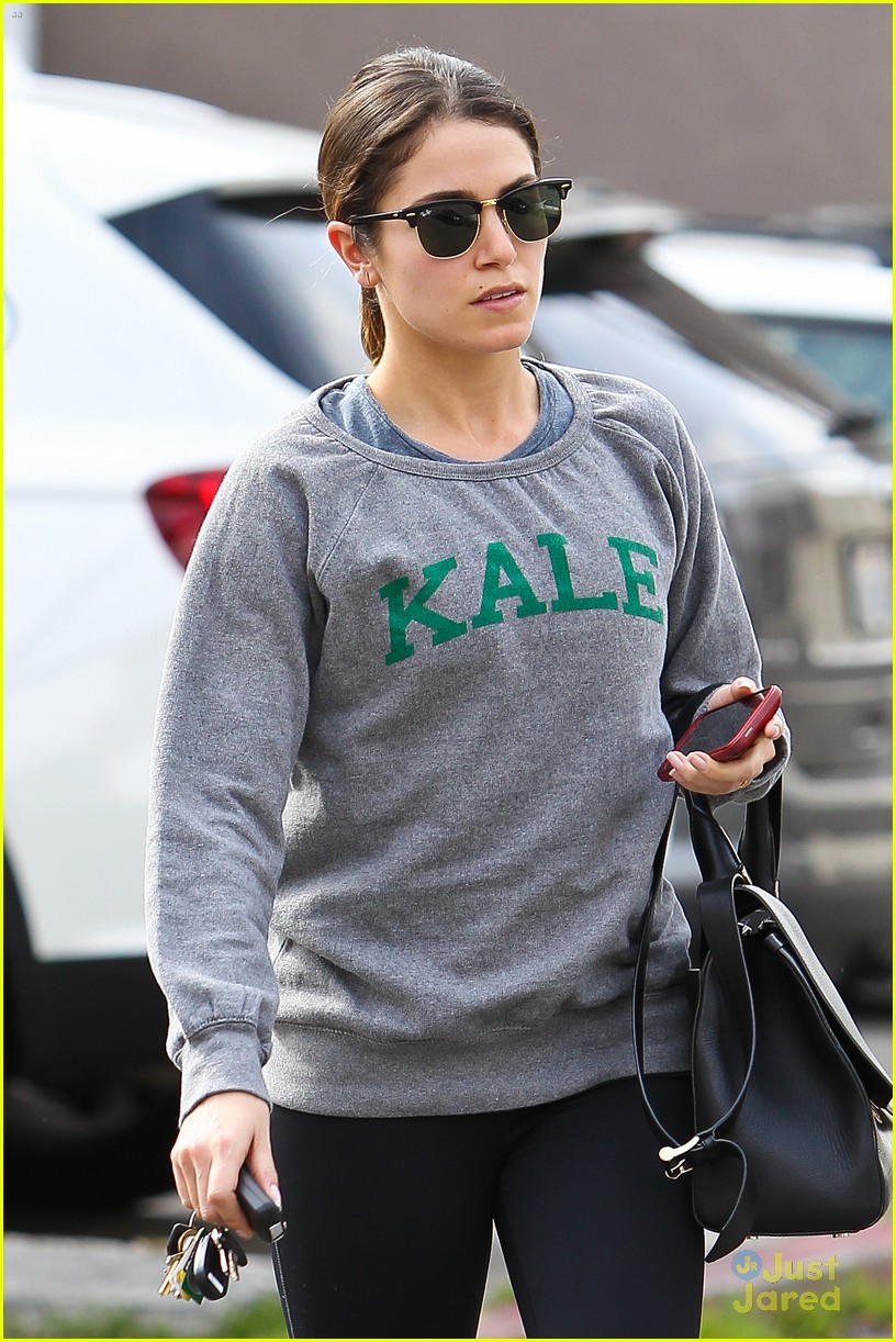 nikki reed hits the gym after intramural adr session 02