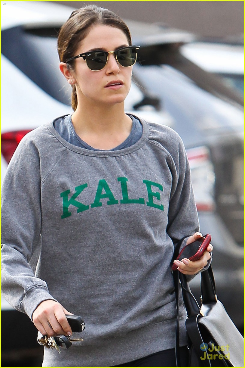 nikki reed hits the gym after intramural adr session 06