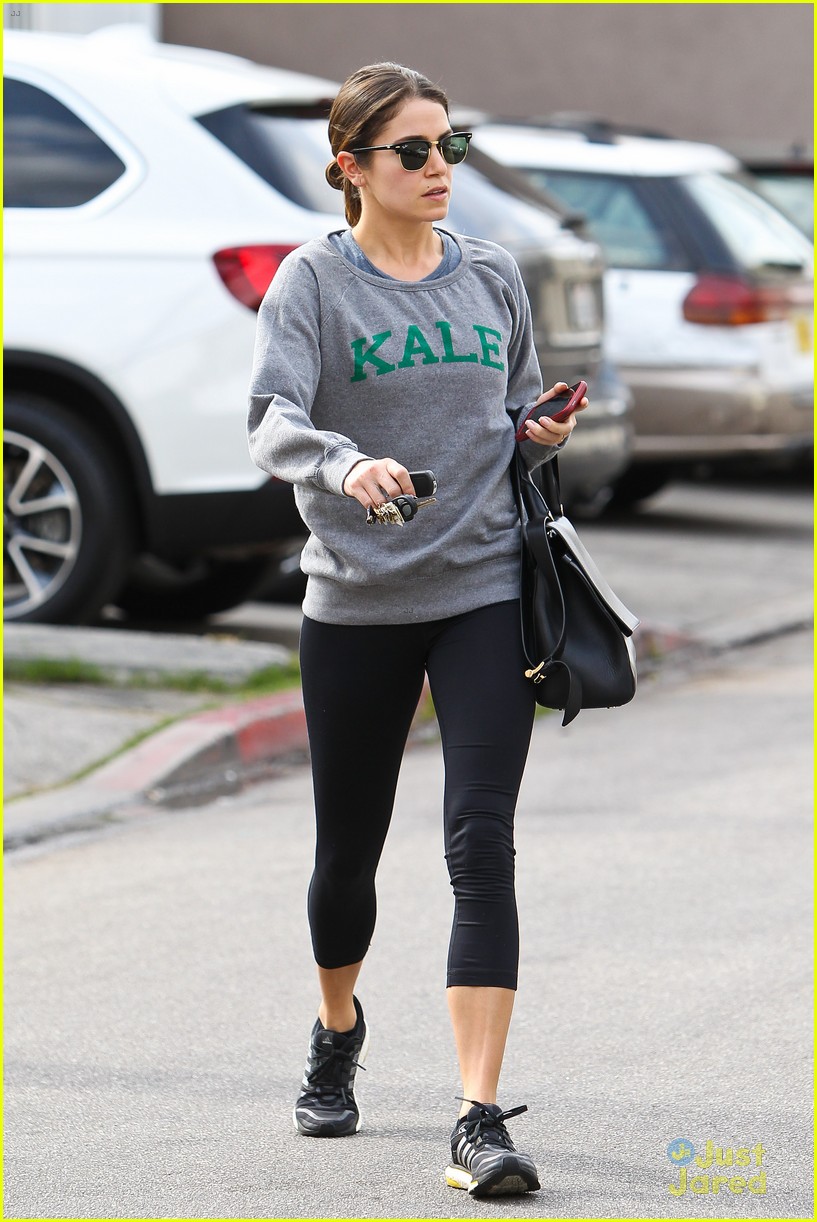 nikki reed hits the gym after intramural adr session 10