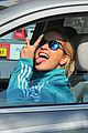 rita ora takes driving lessons in los angeles 07
