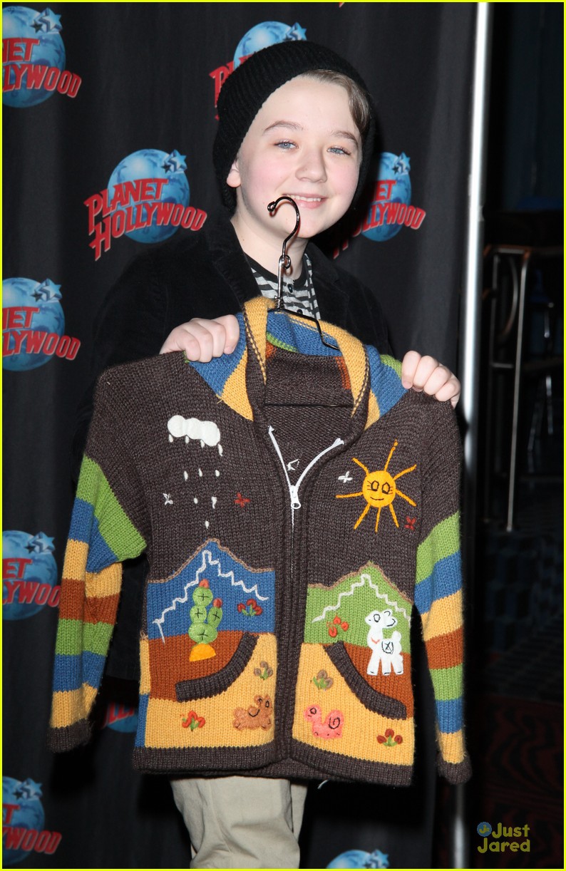 benjamin stockham planet hollywood visit to promote about a boy 04