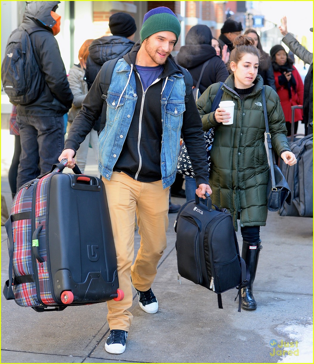 tyler posey tyler hoechlin nyc hotel check out 02