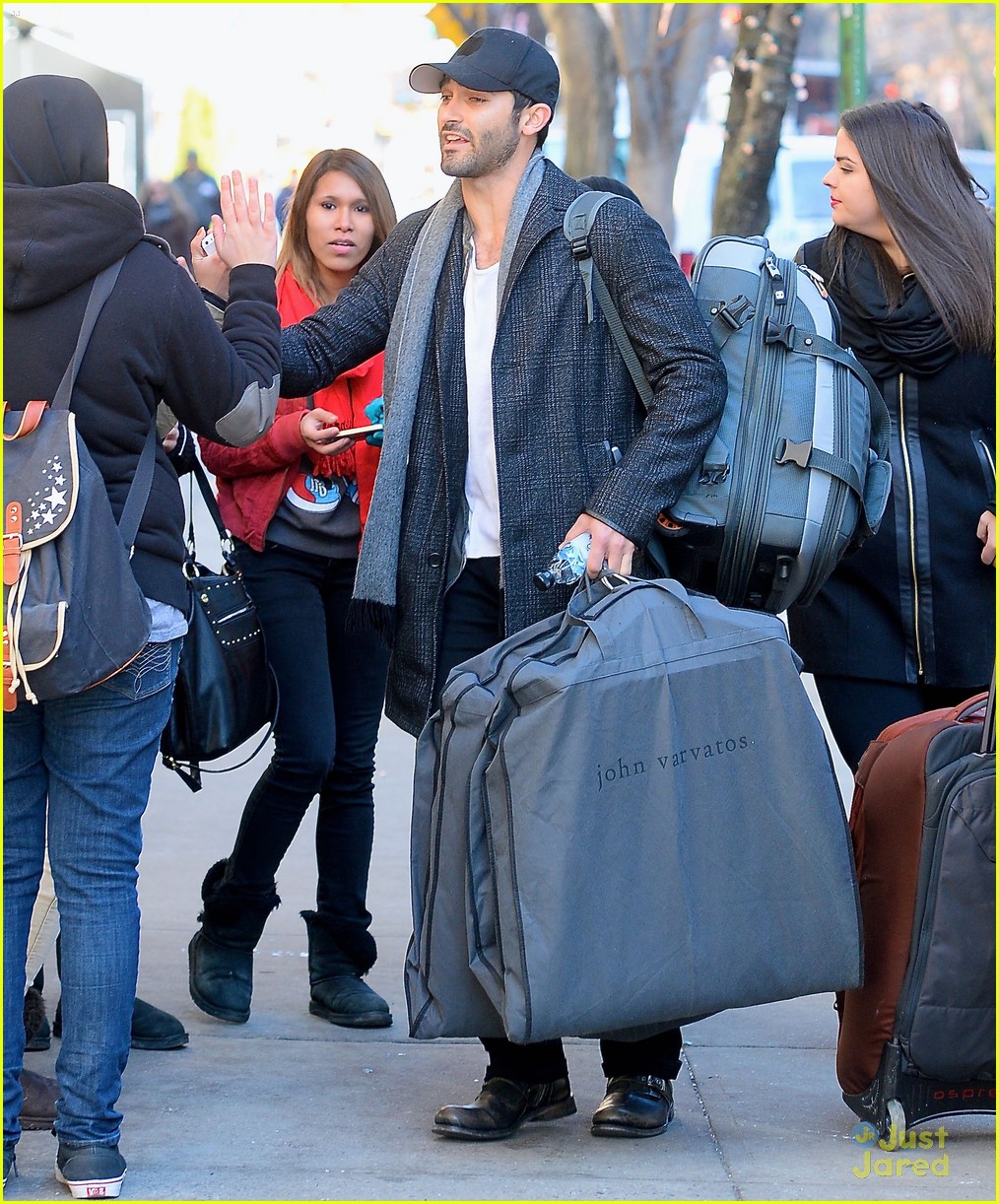 tyler posey tyler hoechlin nyc hotel check out 04