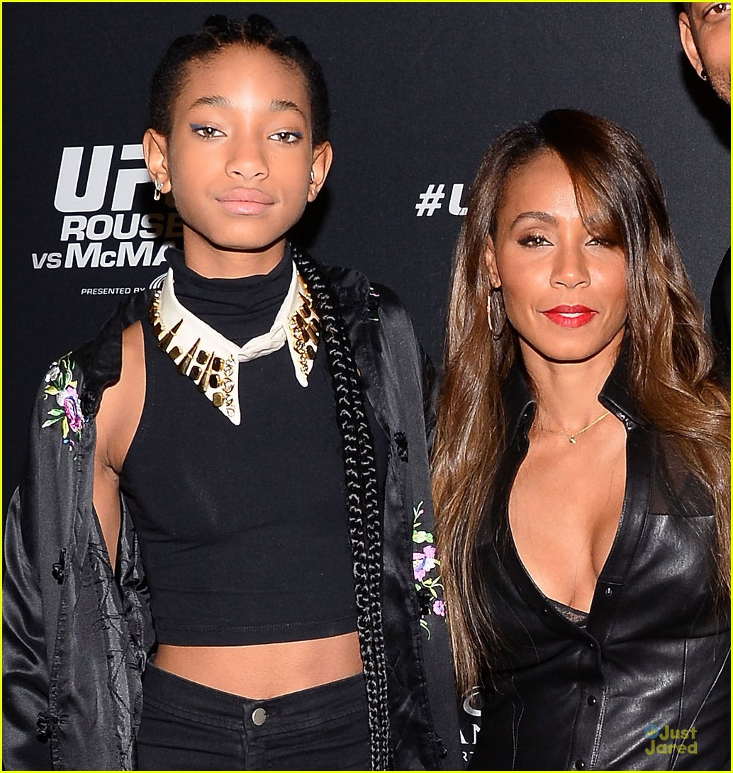 willow smith bares midriff at ufc 170 event 02