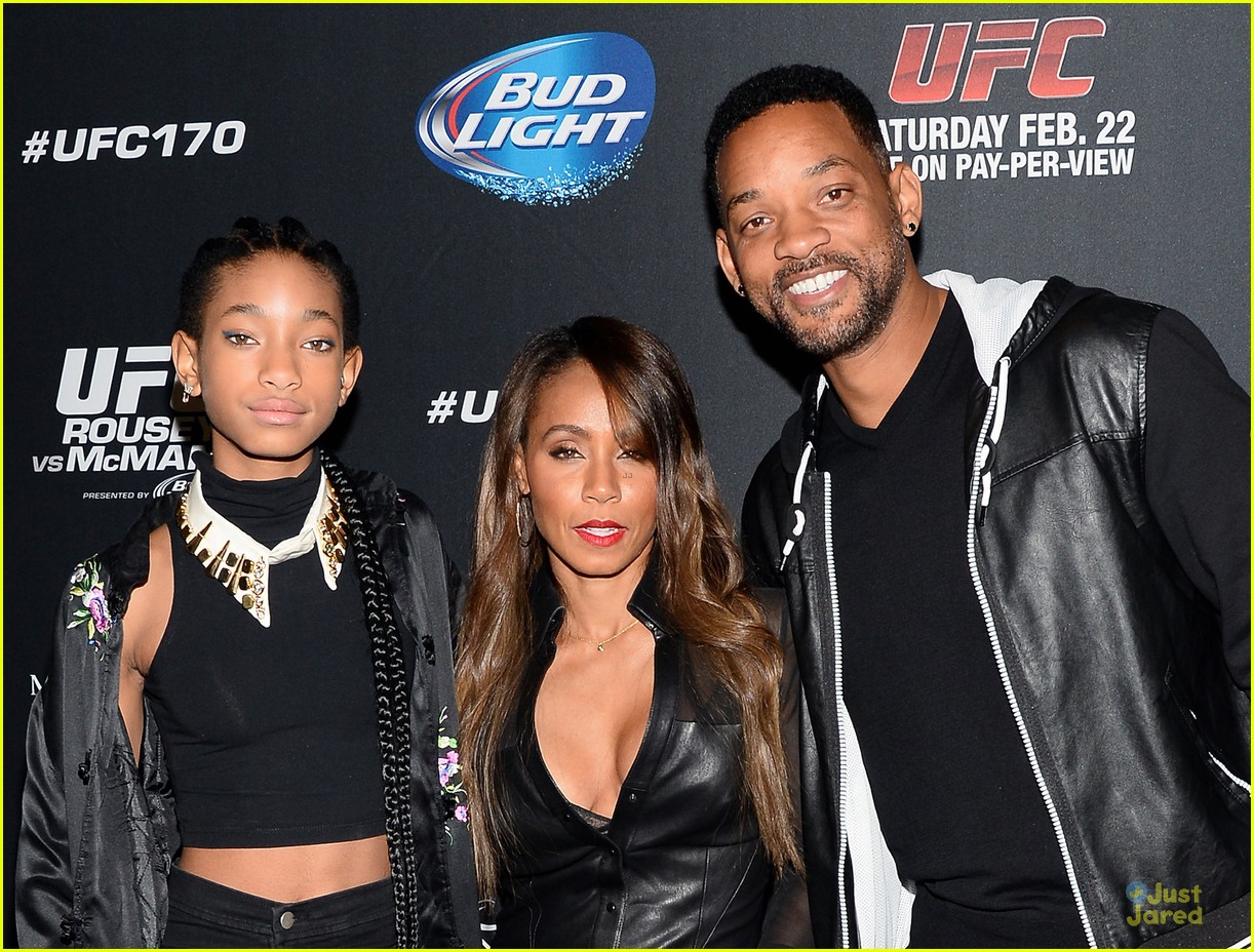 willow smith bares midriff at ufc 170 event 05