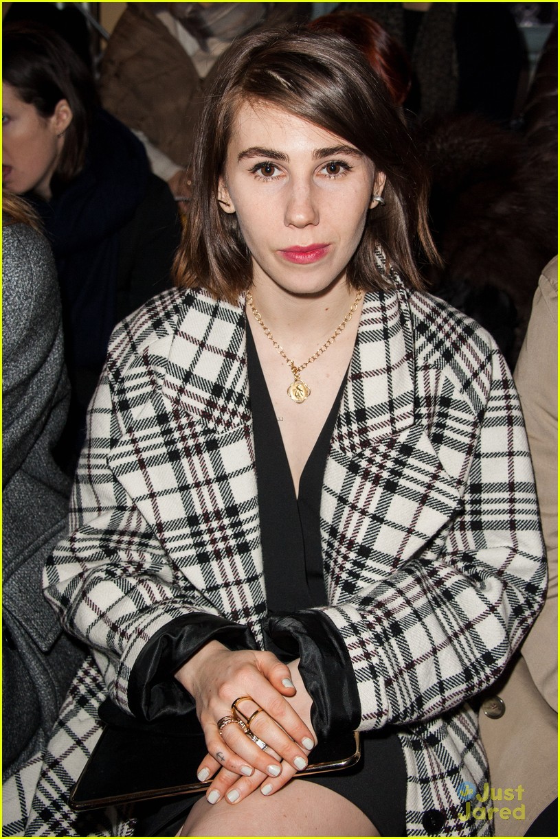 zosia mamet front row at carven fashion show 01