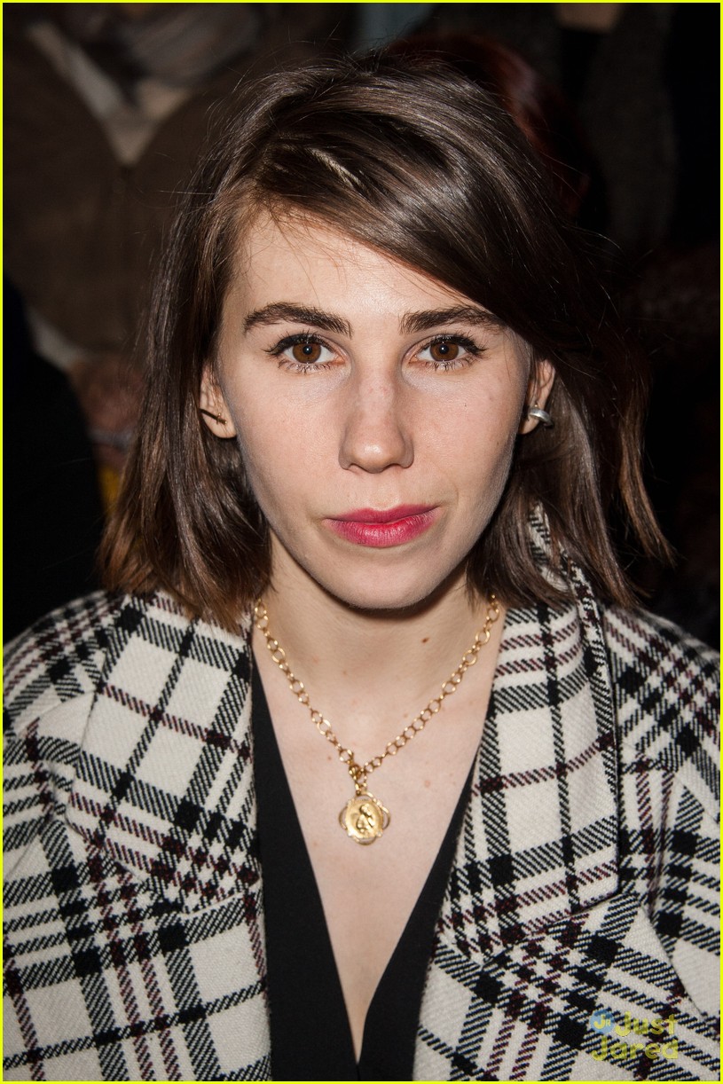 zosia mamet front row at carven fashion show 04