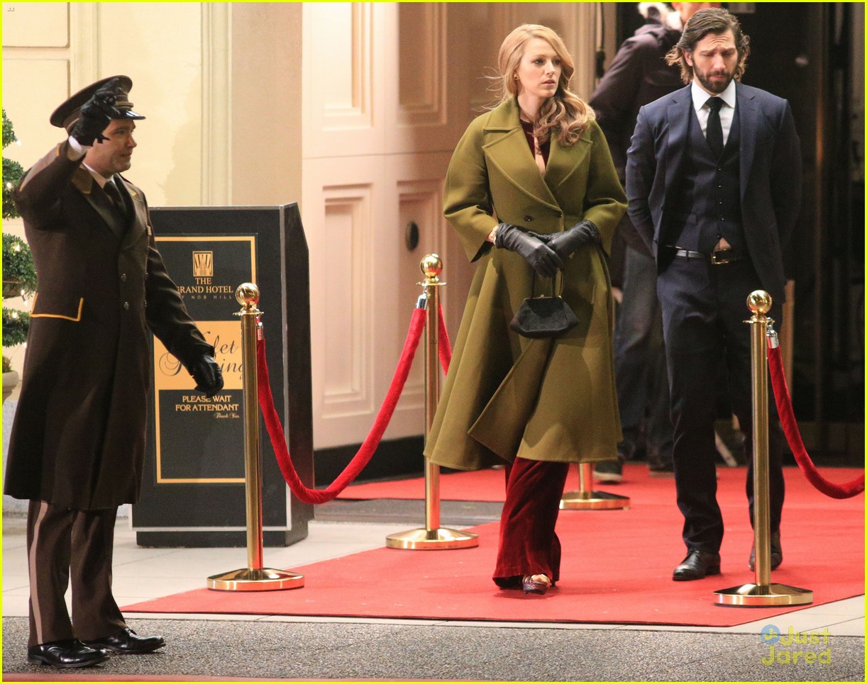 blake lively age of adaline night shoot vancouver art gallery 19