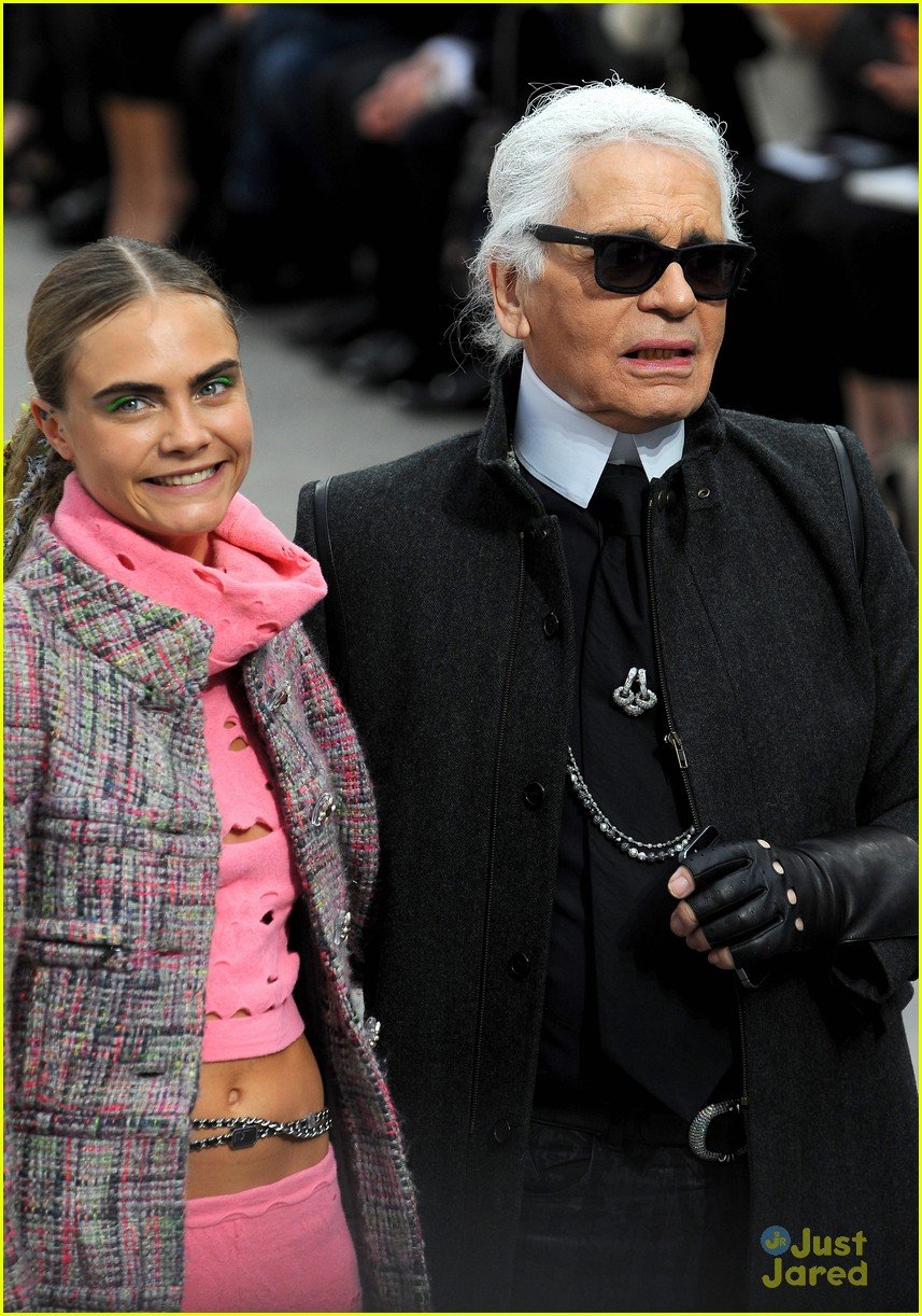 Cara Delevingne Walks in the Chanel Show After Lunching with Michelle ...