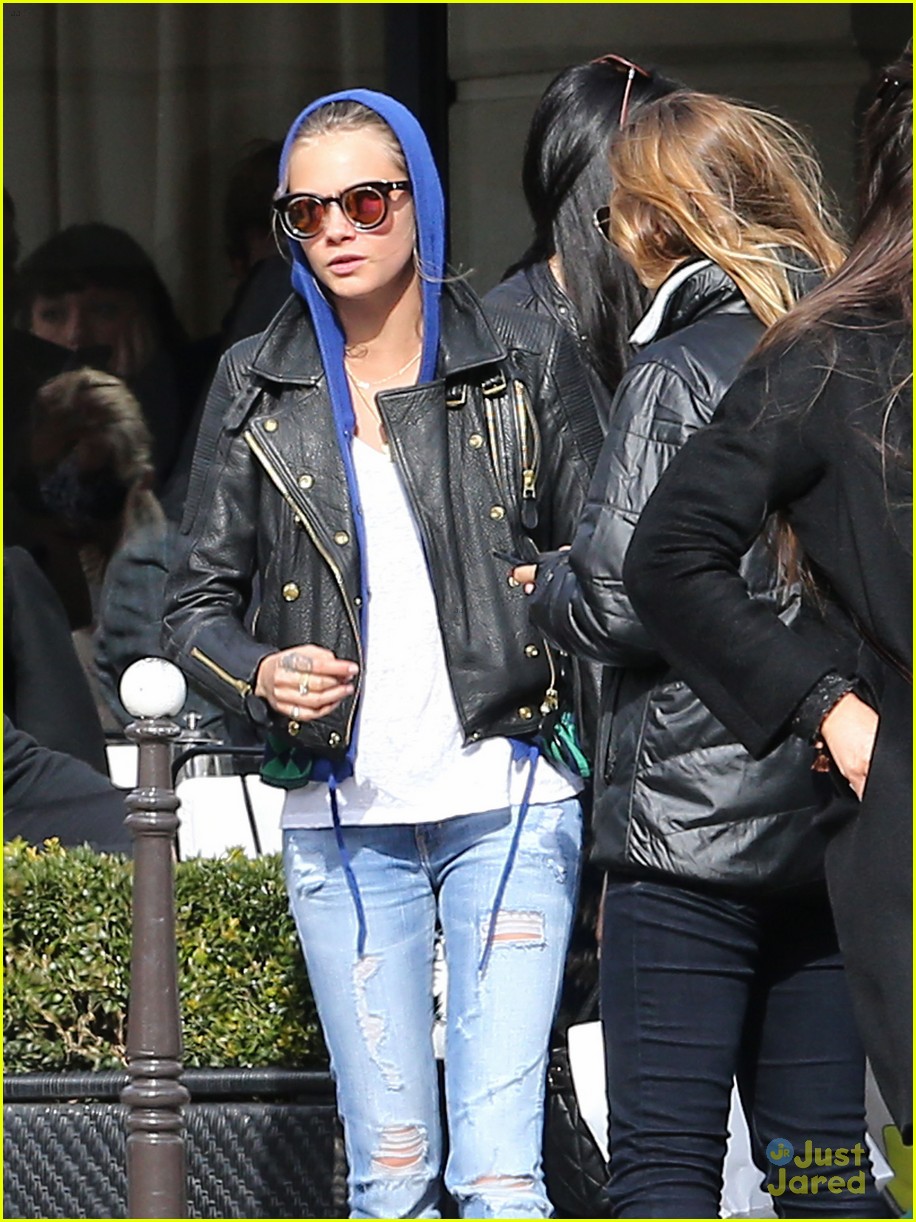 cara delevingne chanel show lunch michelle rodriguez 10