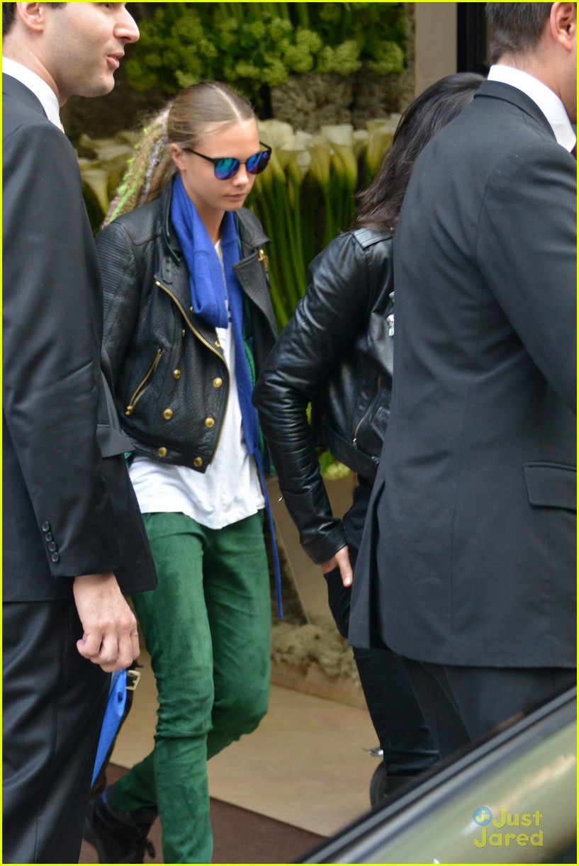 cara delevingne chanel show lunch michelle rodriguez 17