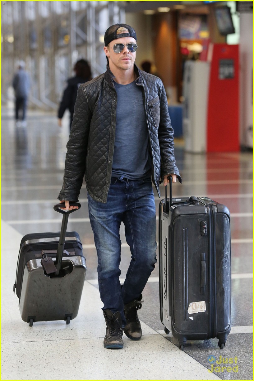 derek hough off to sochi with dwts partner amy purdy 07