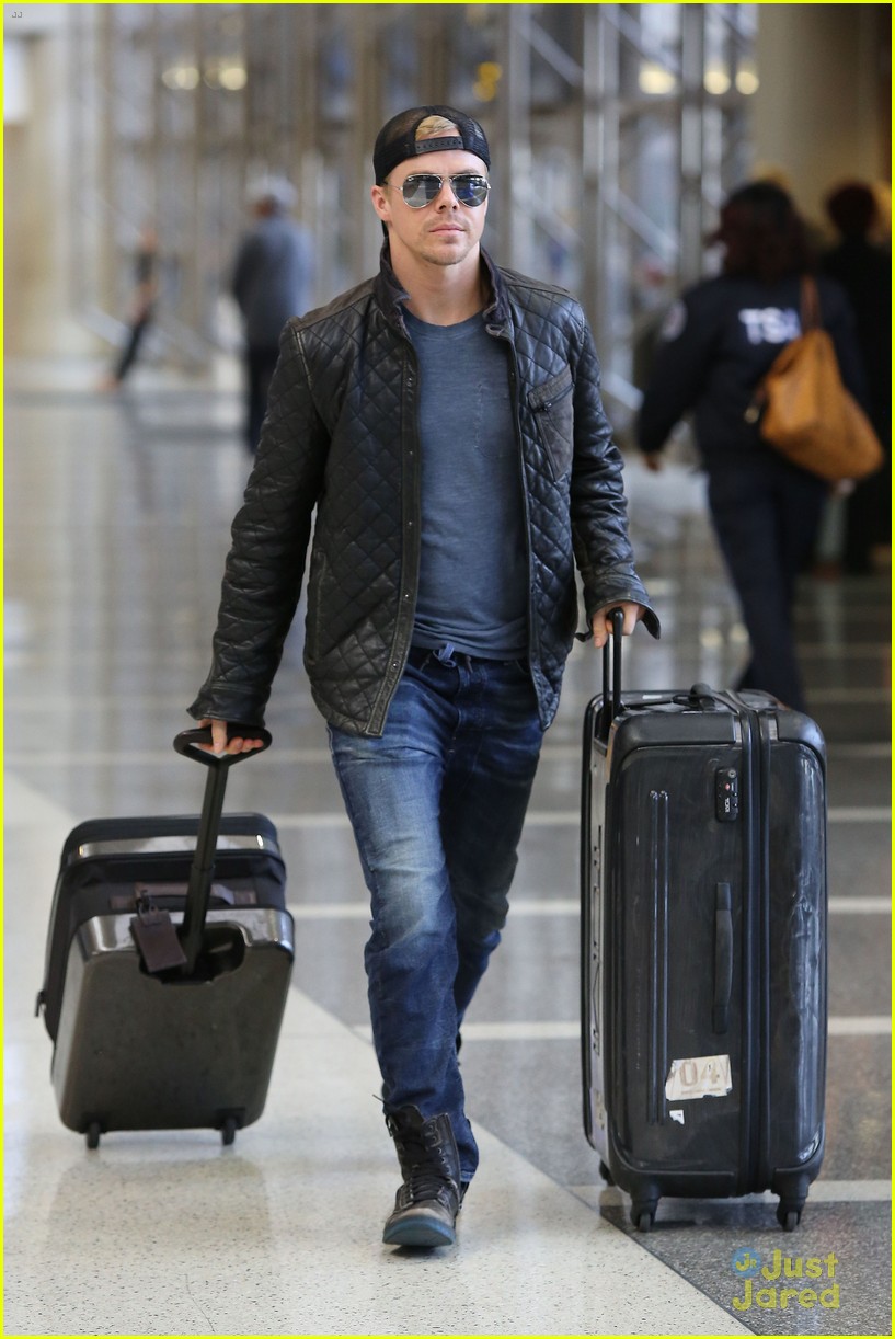 derek hough off to sochi with dwts partner amy purdy 08