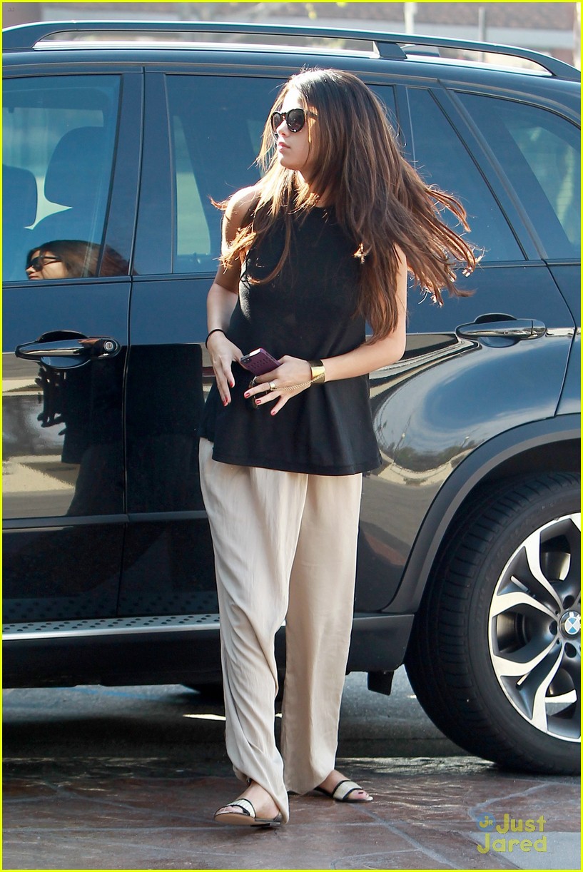 Selena Gomez: Photobombed by Bill Murray at Vanity Fair Oscar Party ...