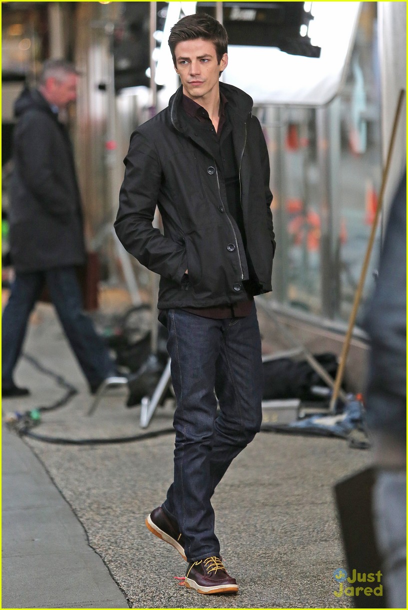 grant gustin cloud 9 filming the flash pilot vancouver 01