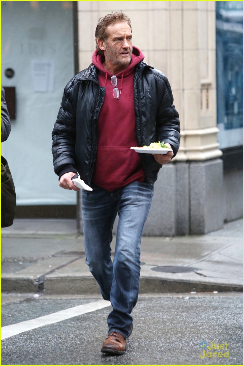 grant gustin cloud 9 filming the flash pilot vancouver 15