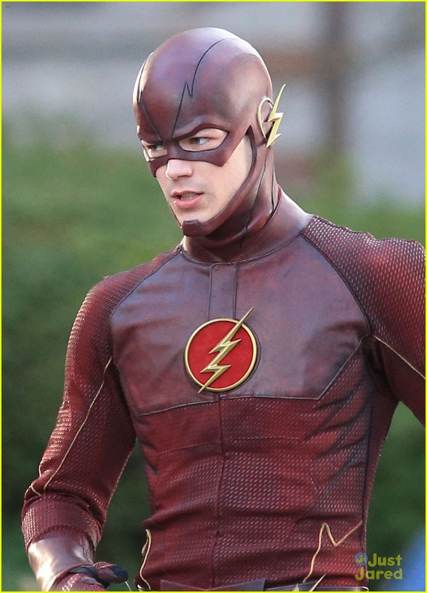 grant gustin filming the flash costume first look 02