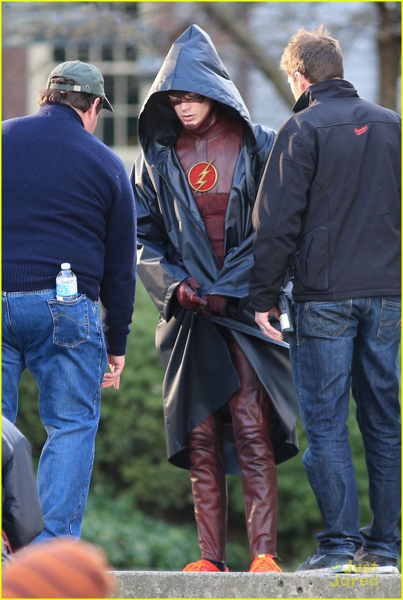 grant gustin filming the flash costume first look 03