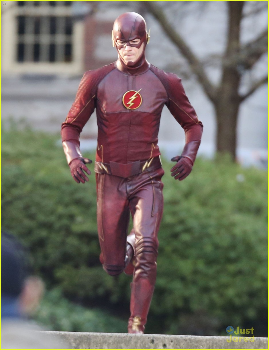 grant gustin filming the flash costume first look 09