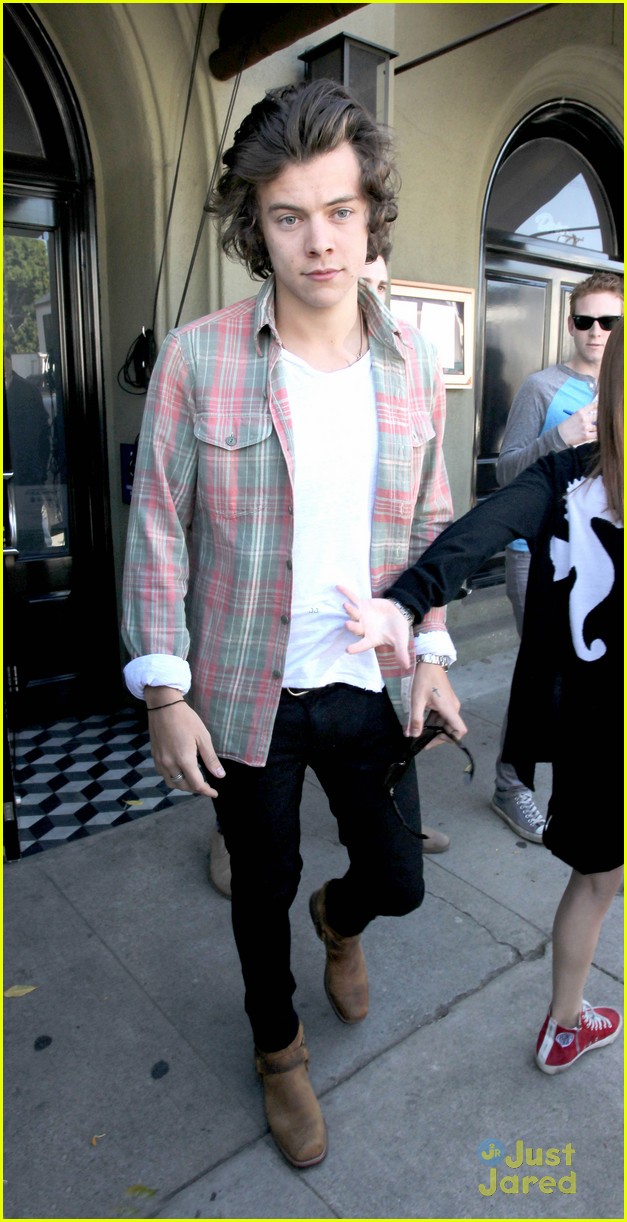 harry styles weho lunch sea of paps 04