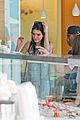 kendall jenner pinkberry stop 05