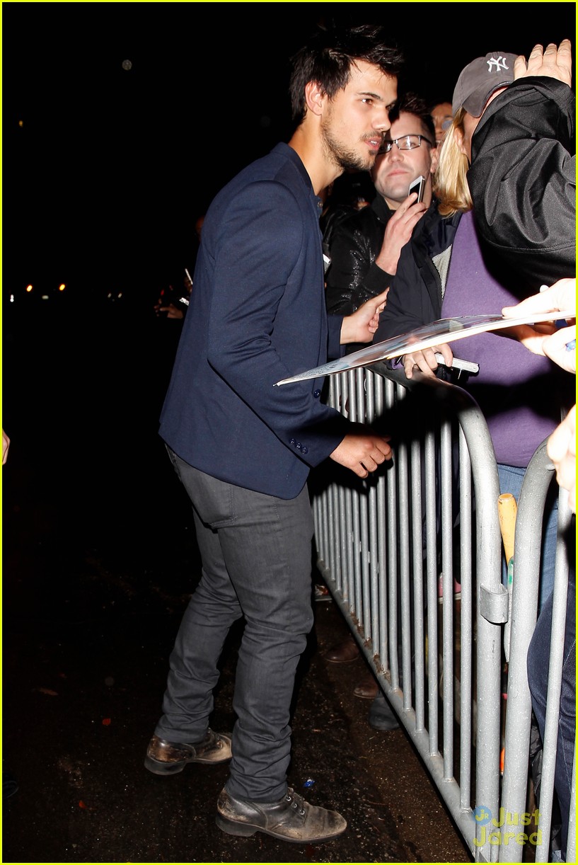 taylor lautner pre oscar party brentwood 06