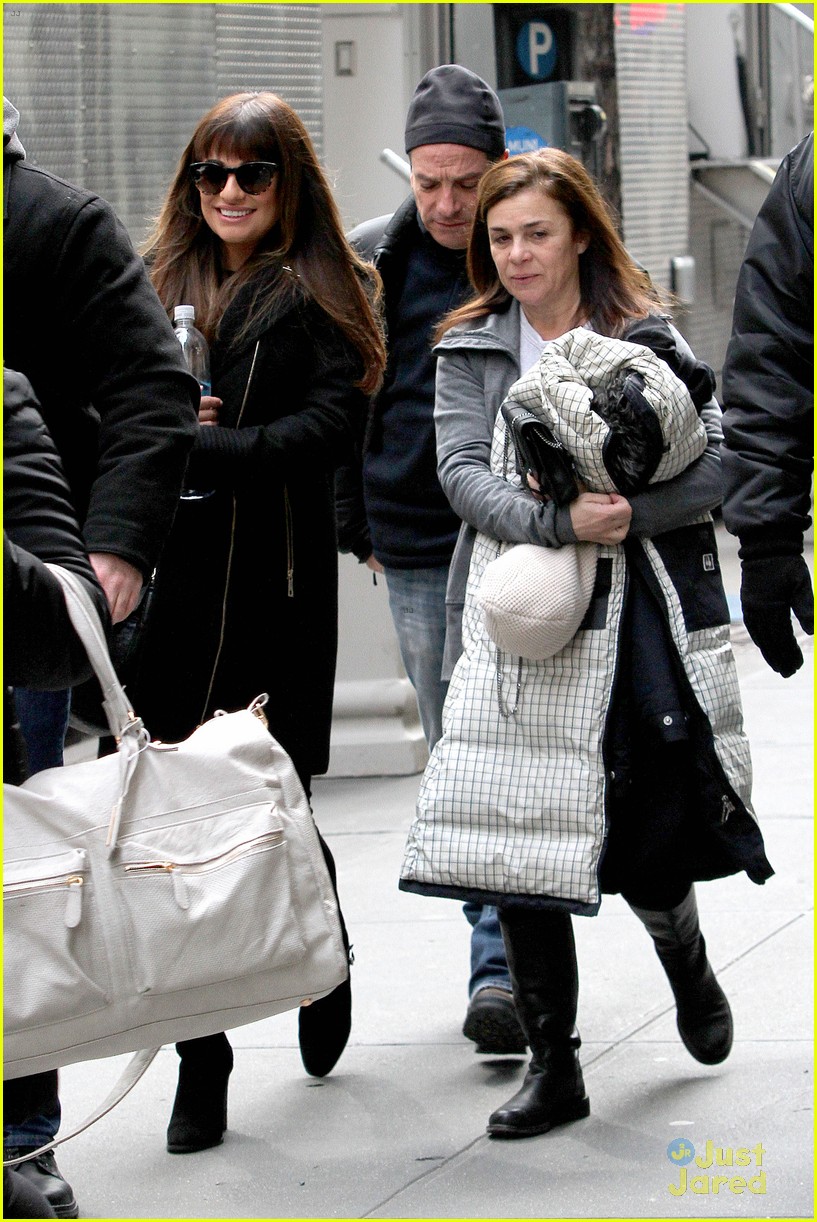 lea michele so excited to be back in nyc filming glee 08