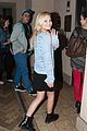 olivia holt grabs dinner with her rents 01