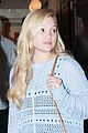 olivia holt grabs dinner with her rents 05