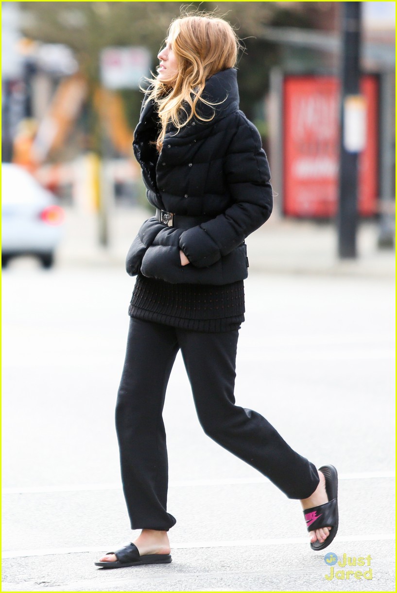 blake lively up all night filming07