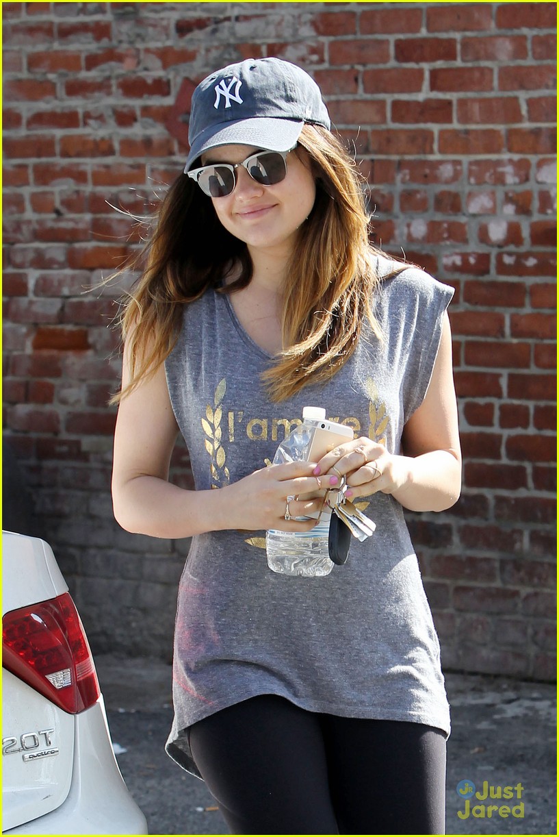 lucy hale workout headphones 13