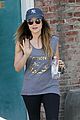 lucy hale workout headphones 08