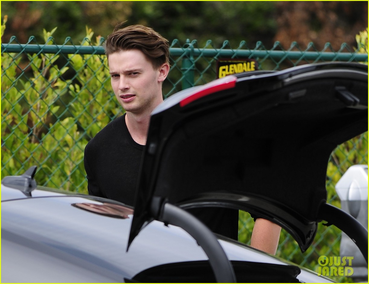 patrick schwarzenegger kevin oleary is my favorite person to watch on tv 03