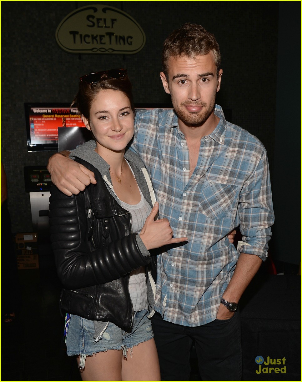 shailene woodley theo james divergent screening all takes 01