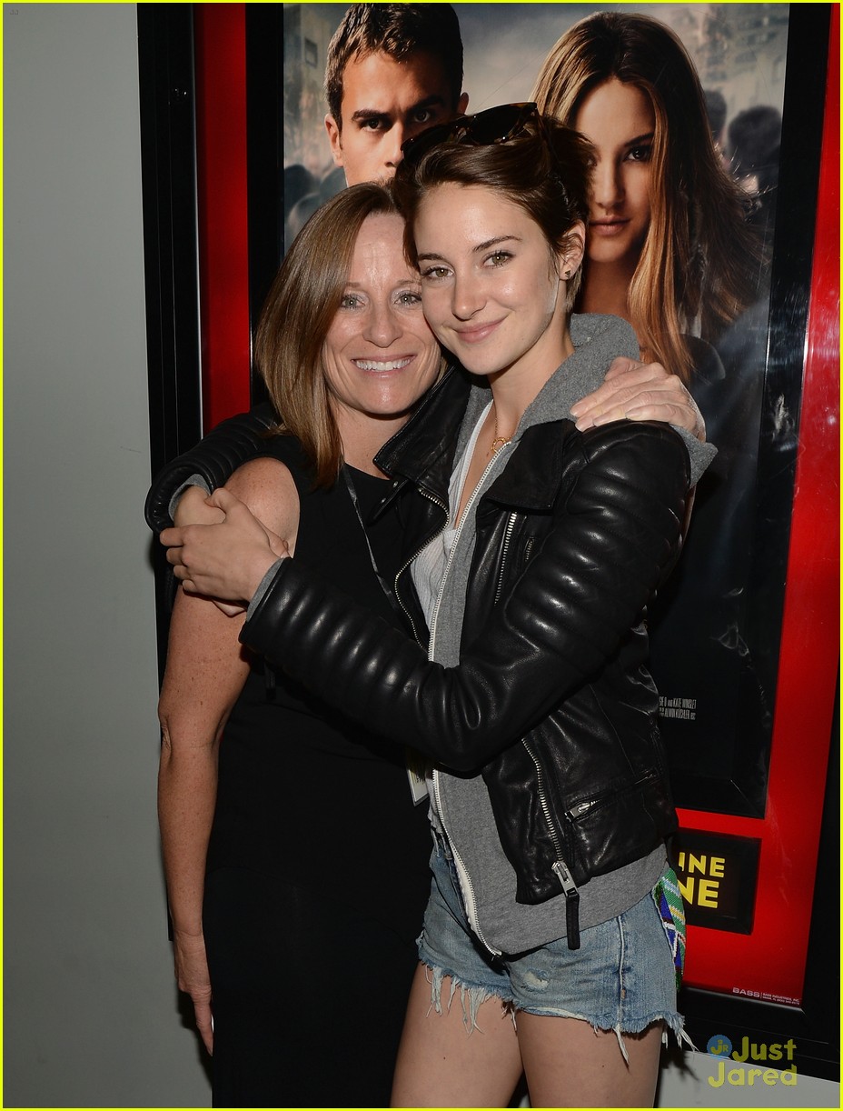shailene woodley theo james divergent screening all takes 08