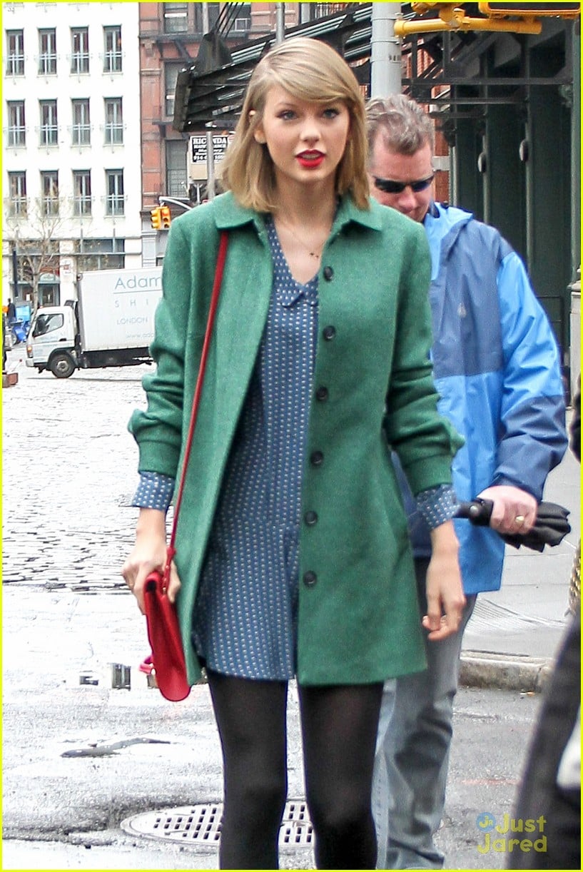 taylor swift grabs lunch with model lily aldridge 11