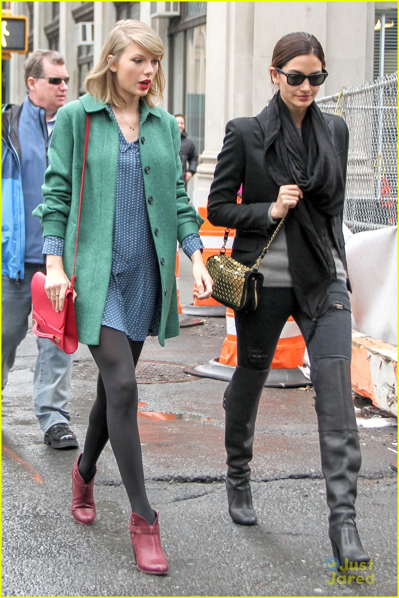 taylor swift grabs lunch with model lily aldridge 19