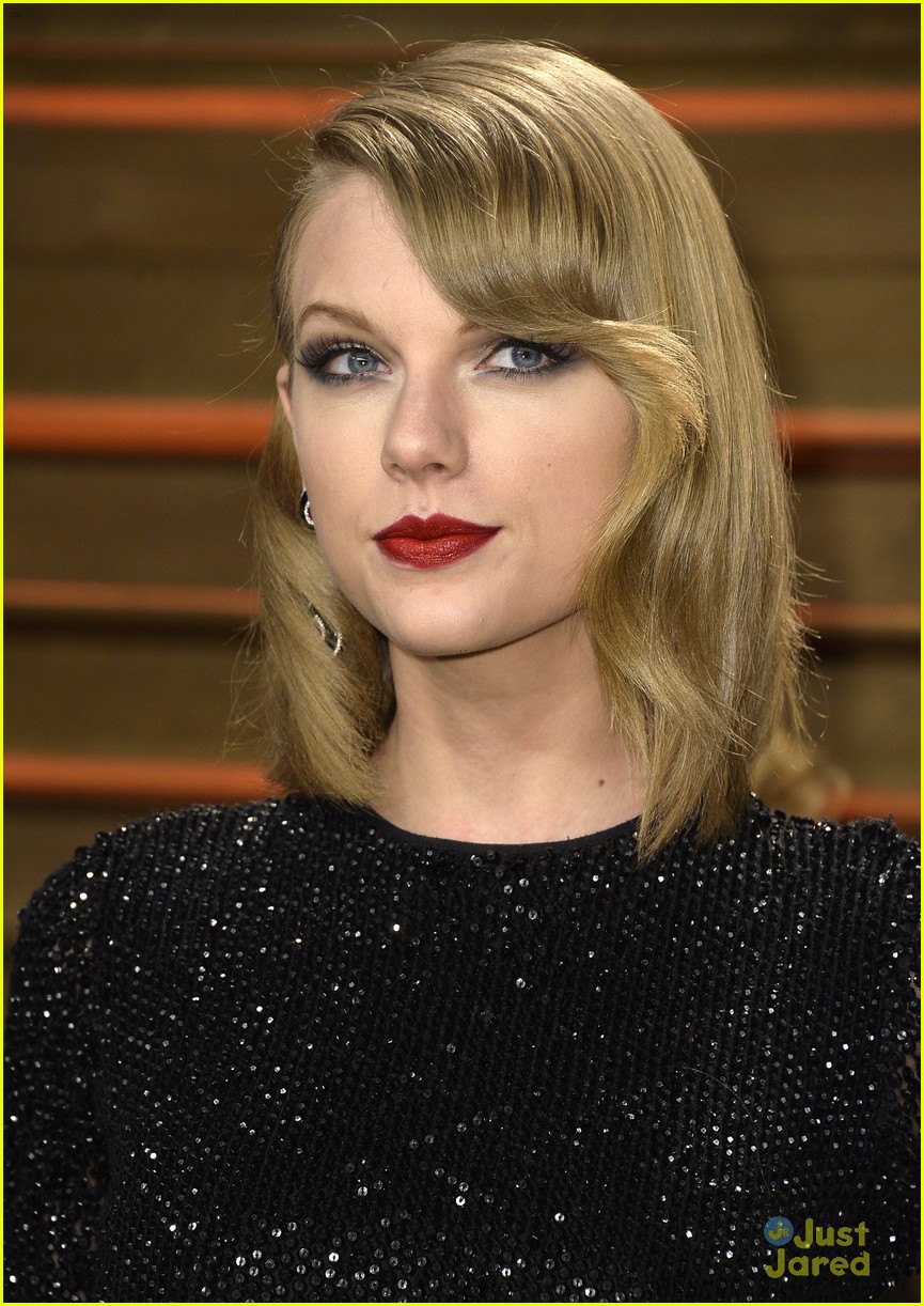 taylor swift goes glam at vanity fair oscars party 2014 02