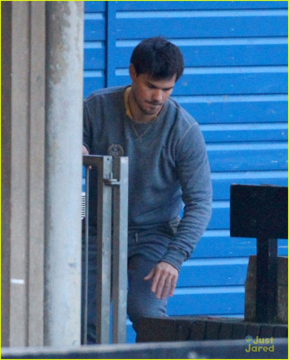 taylor lautner does his own stunts for cuckoo 02