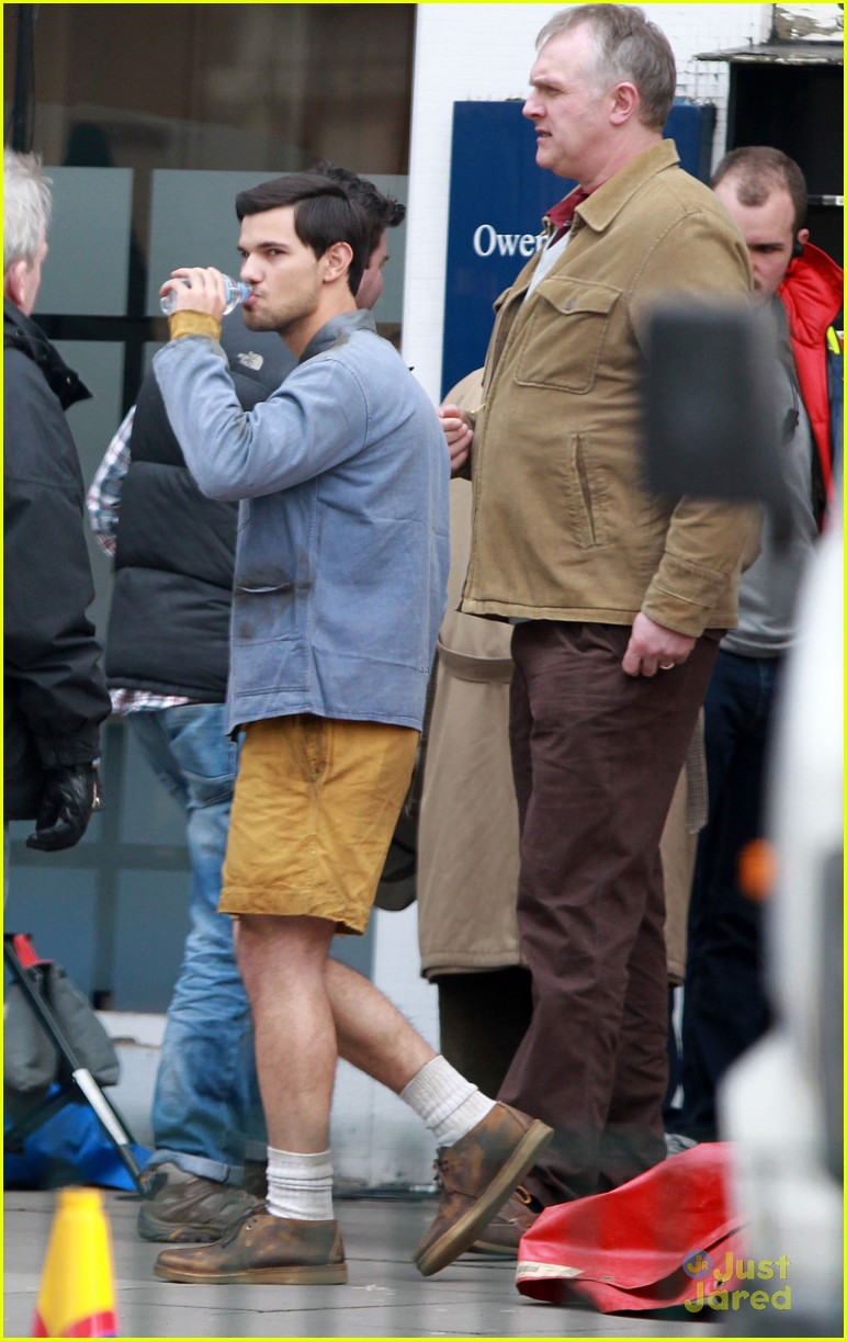 taylor lautner does his own stunts for cuckoo 19